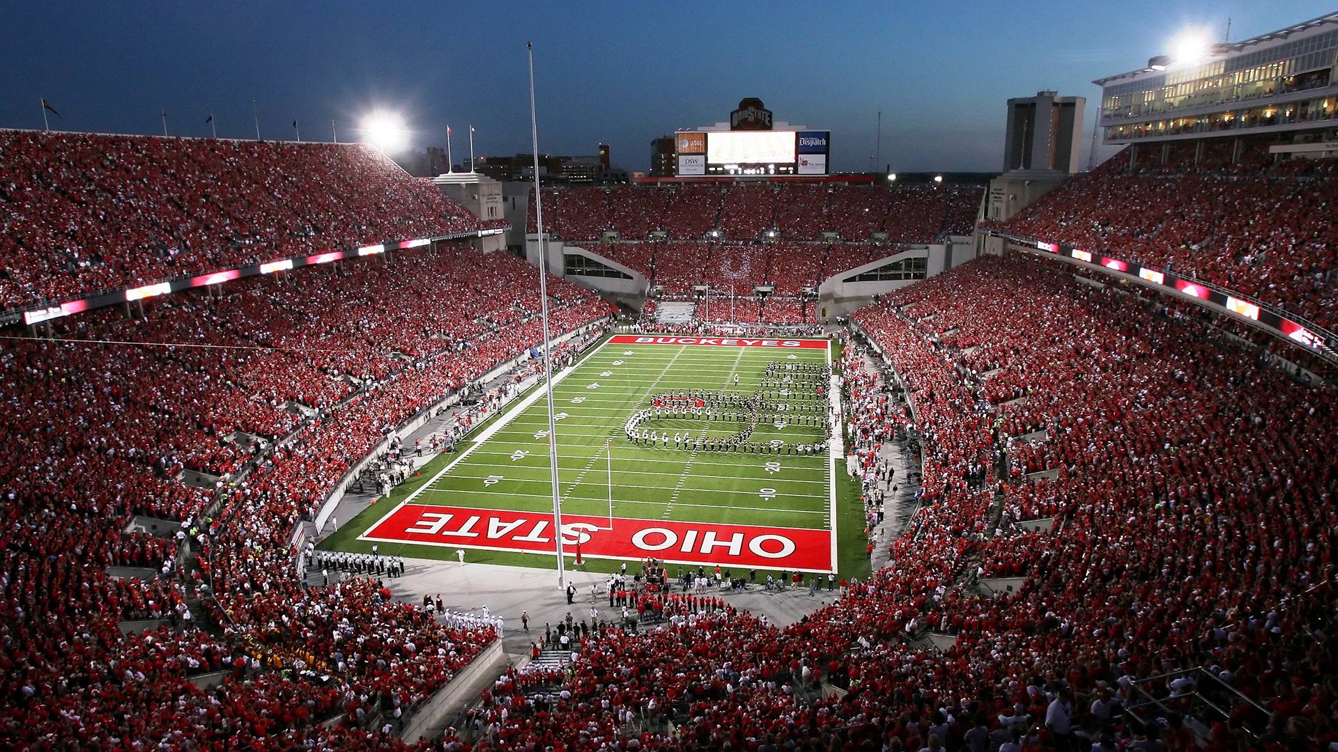 “高新体育中心:网球赛事上演世界级对决,精彩不断”